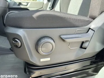 Car image 40
