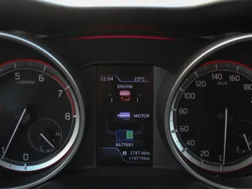 Car image 25