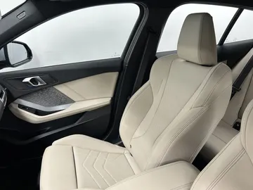 Car image 37