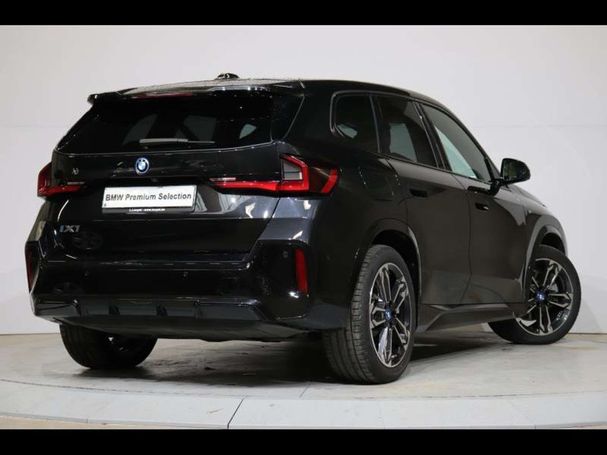 BMW iX1 xDrive30 M Sport 200 kW image number 4