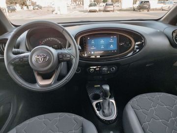 Car image 11