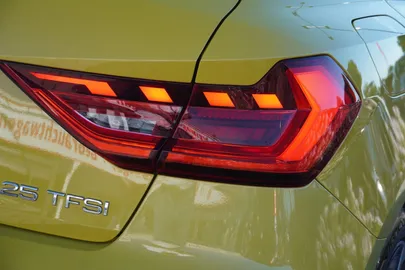 Car image 39