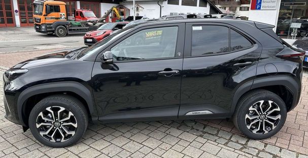 Toyota Yaris Cross 1.5 Hybrid Team Deutschland 85 kW image number 5