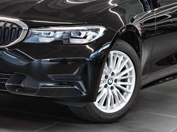 BMW 318i Sport Line 115 kW image number 5