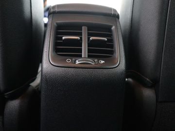 Car image 38