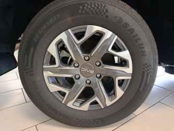 Car image 26