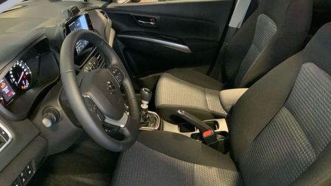 Car image 10