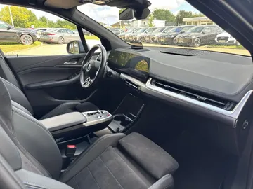 Car image 37
