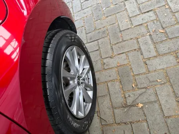 Car image 29