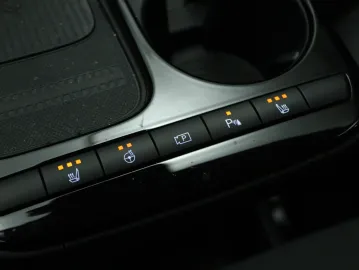 Car image 37
