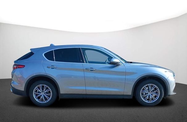 Alfa Romeo Stelvio 2.2 Q4 Super 140 kW image number 3