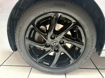 Car image 33