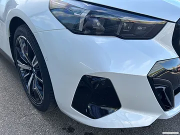 Car image 32