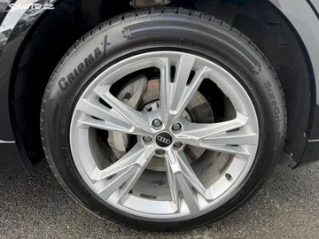 Car image 35