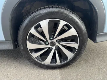 Car image 29