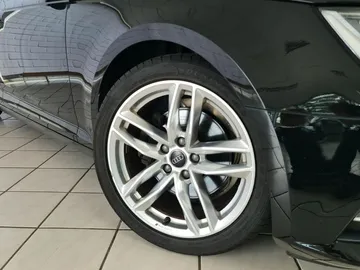 Car image 29