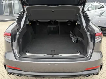 Car image 40