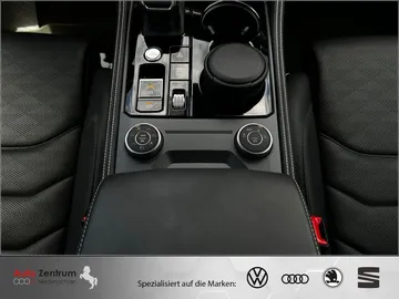 Car image 33