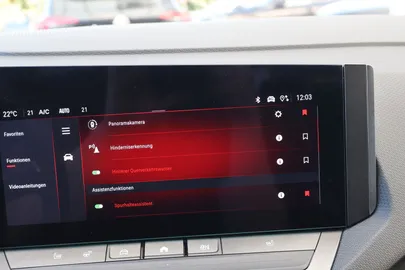 Car image 25