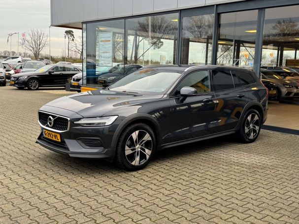 Volvo V60 Cross Country T5 AWD Pro 184 kW image number 6