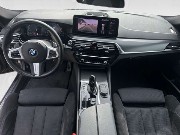 BMW 520d Touring xDrive 140 kW image number 8