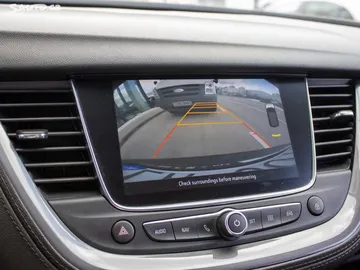Car image 30