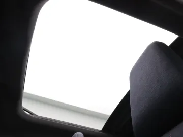 Car image 34