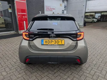 Car image 5