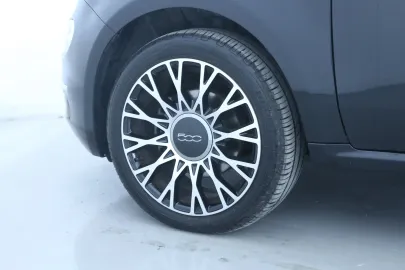Car image 26