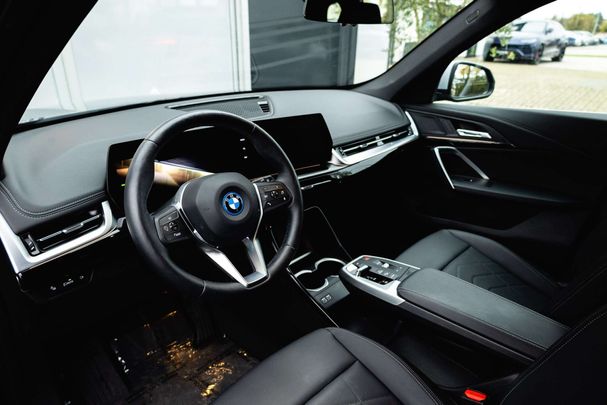 BMW iX1 eDrive xLine 150 kW image number 10