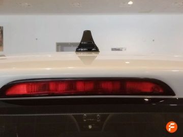 Car image 34