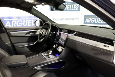 Car image 32