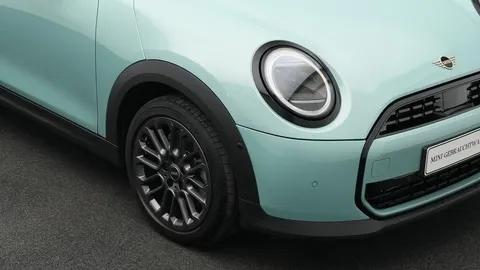 Car image 22