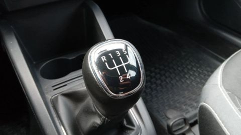 Car image 22