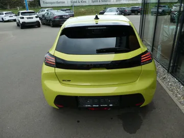 Car image 31