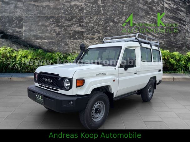 Toyota Land Cruiser 4.0 V6 170 kW image number 1