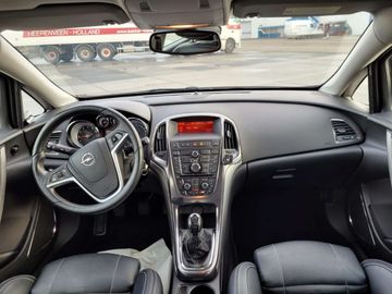 Car image 14