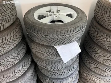 Car image 30