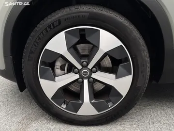 Car image 42