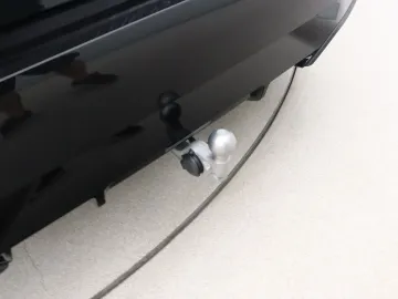 Car image 32