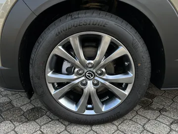 Car image 23