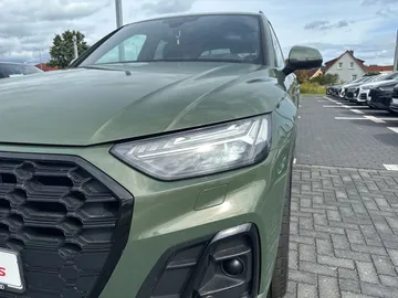 Car image 32