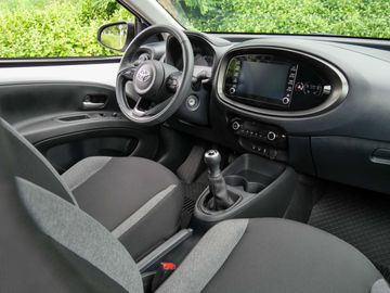 Car image 4