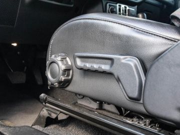 Car image 34