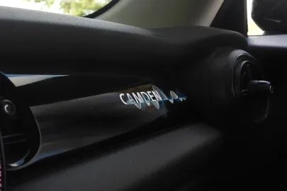 Car image 36