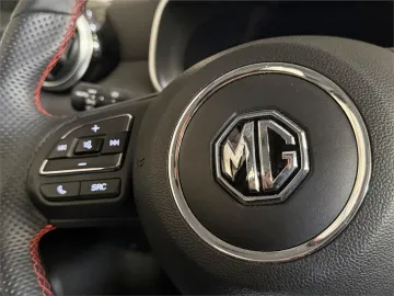 Car image 24