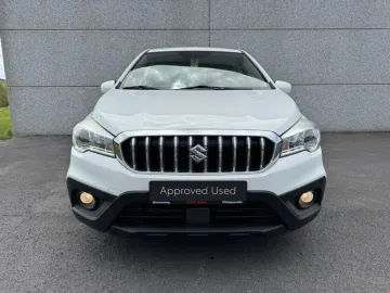 Car image 3