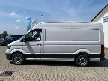 Car image 32