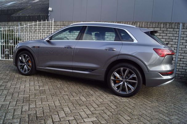 Audi e-tron 55 quattro Advanced 300 kW image number 24