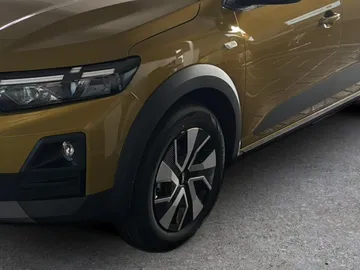 Car image 25